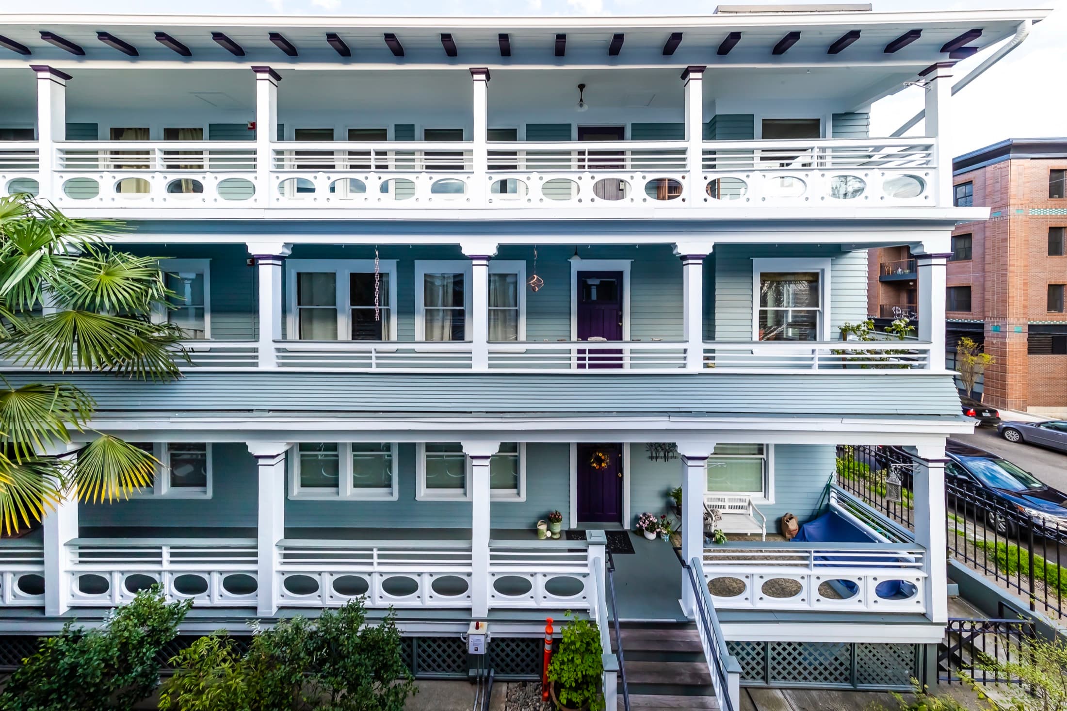 Commercial storefront exterior repaint